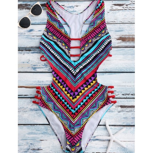 143rd Style Haus Other - ✨CCO//SAMPLE//PLUNGE TRIBAL PRINT RACER BACK
